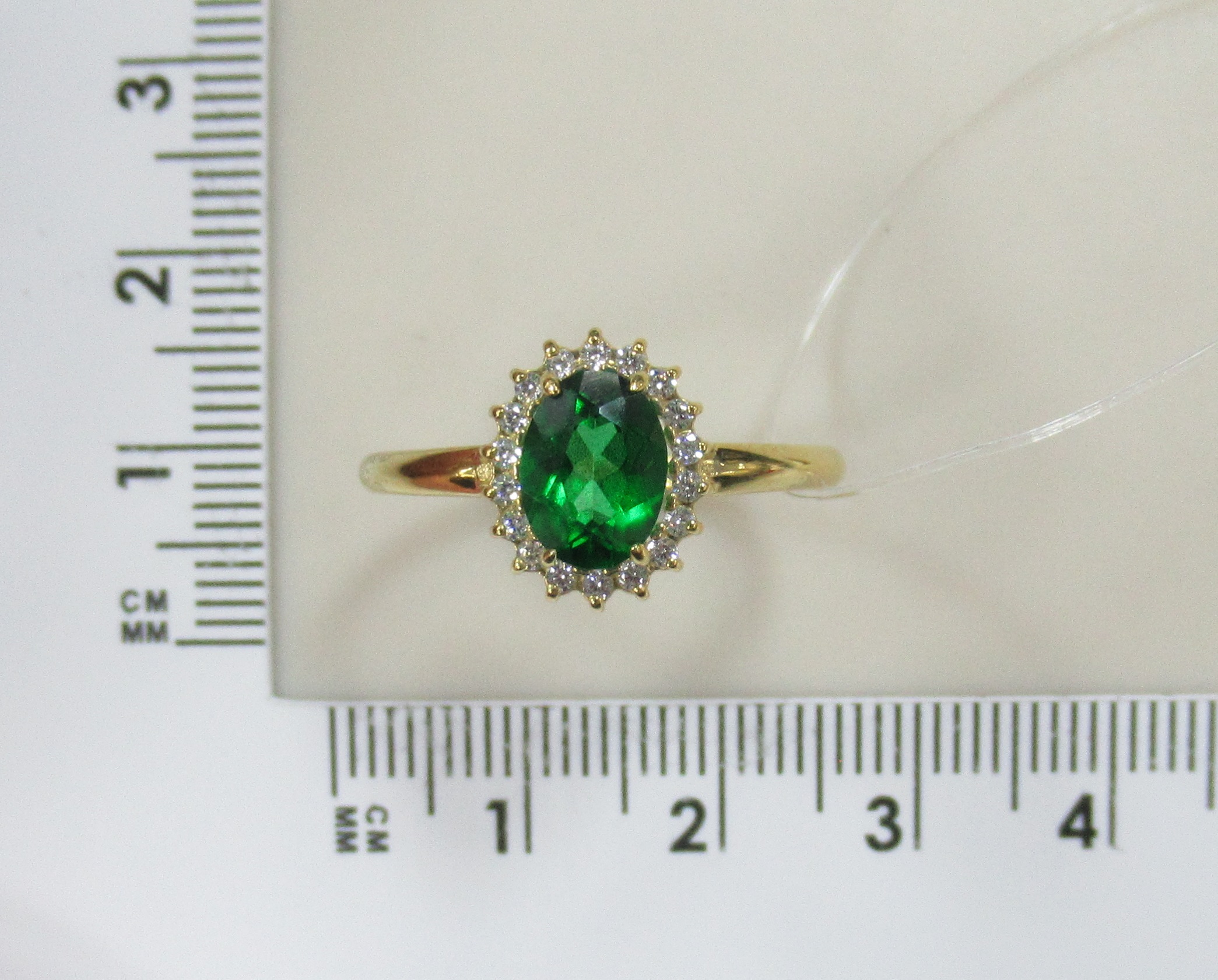 Серебряное кольцо с зеленым топазом